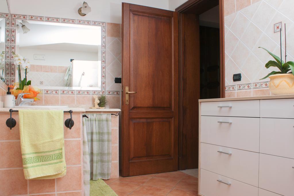 مبيت وإفطار Marrùbiu Il Vecchioliveto Di Ornella الغرفة الصورة